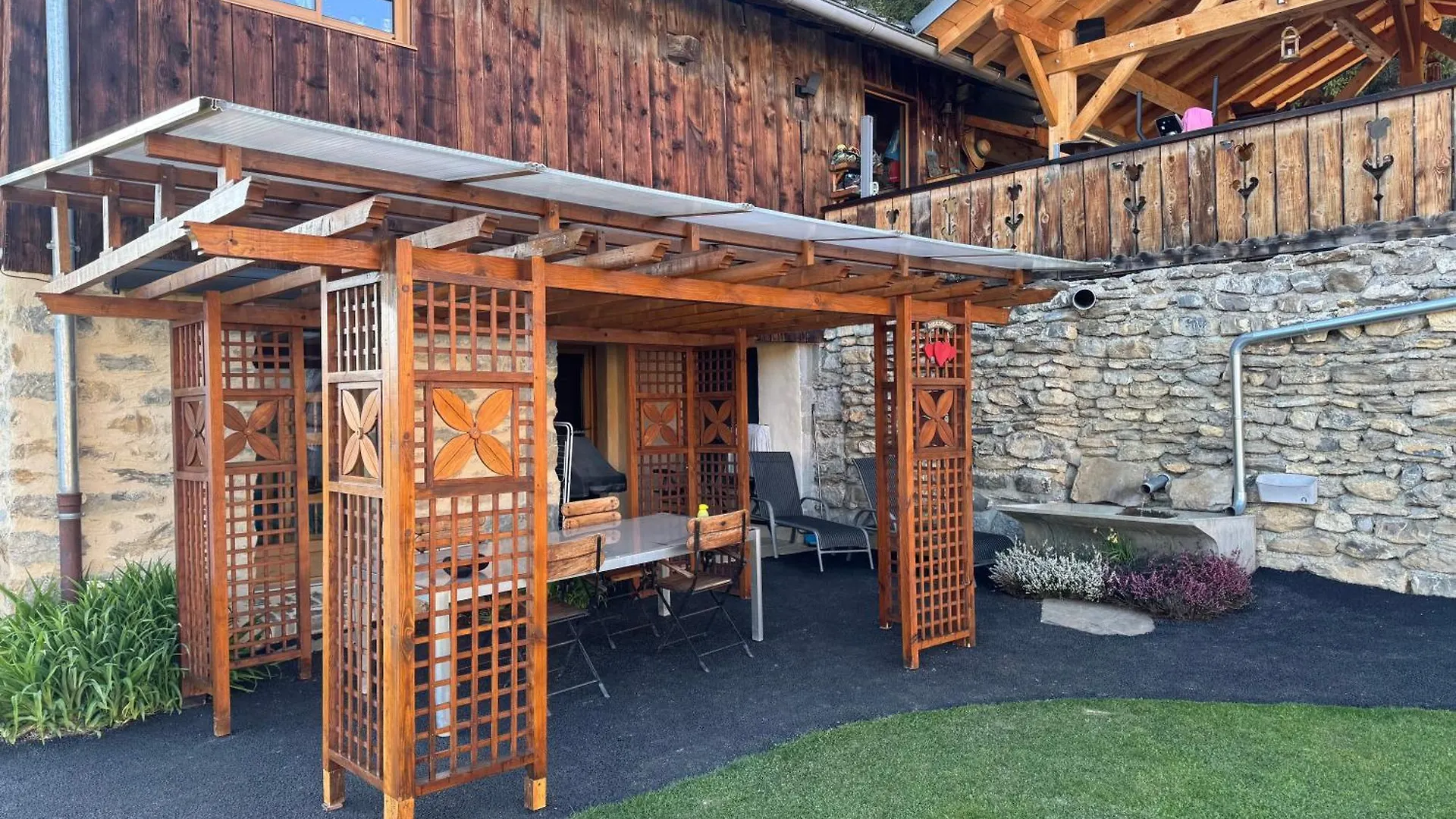 Les Rottes, Bas Ferme Proche Morillon Samoens Avec Spa Verchaix 0*,  Frankrijk